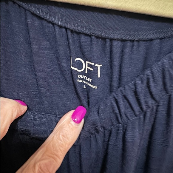 LOFT - Navy rounded elastic neck Sleeveless Top - Size L - Picture 3 of 3